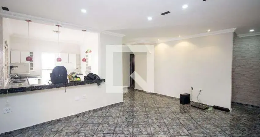 Casa com 3 quartos para alugar na Avenida Padre Joaquim Martins, Alvorada, Contagem