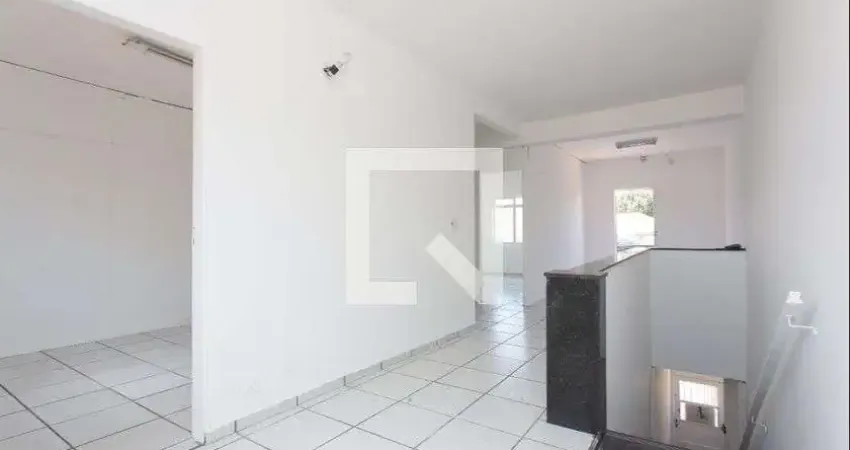 Casa com 5 quartos para alugar na Avenida Antônio Bernardo Silvestre, Jardim São Miguel, São Paulo