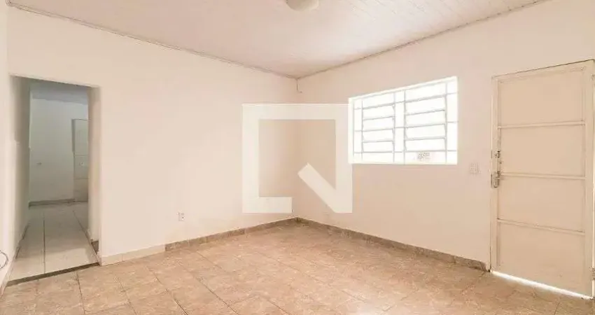 Casa com 2 quartos para alugar na Rua Baceúnas, Mooca, São Paulo