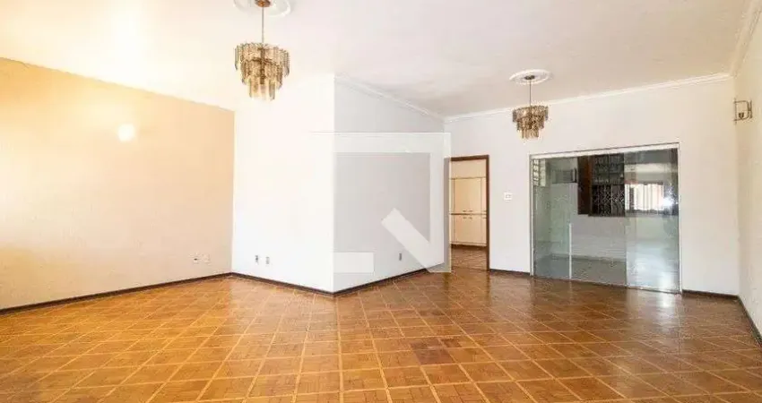 Casa com 3 quartos para alugar na Rua Barão de Atibaia, Taquaral, Campinas