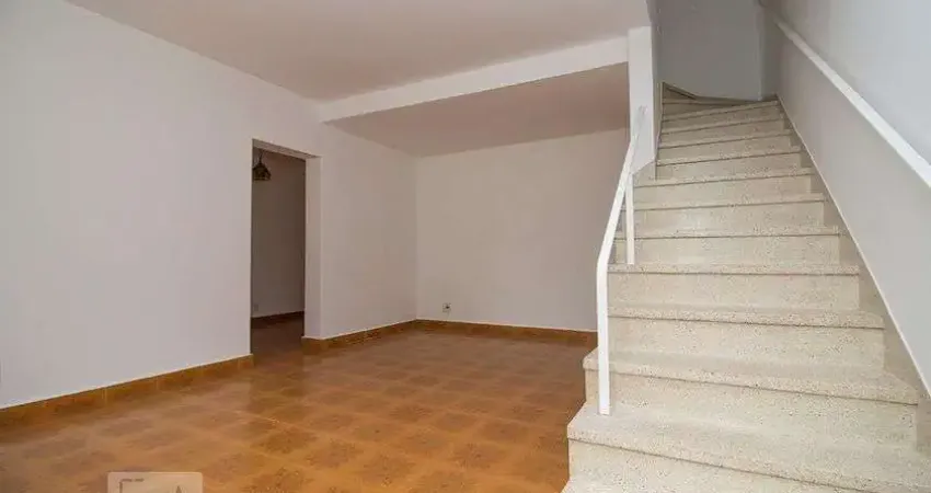 Casa com 2 quartos para alugar na Rua Croata, Vila Romana, São Paulo