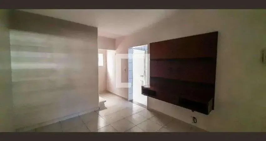 Casa com 3 quartos para alugar na Rua Santo Dias da Silva, Bandeiras, Osasco