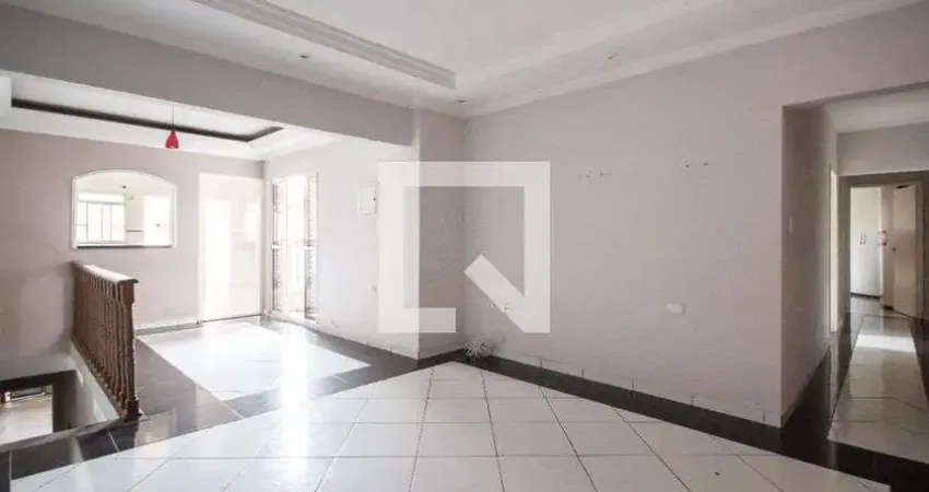 Casa com 2 quartos para alugar na Rua Alfredo Benicasa, Bandeiras, Osasco