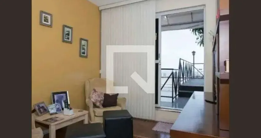 Casa com 3 quartos para alugar na Rua Afonso Alves Branco, Serra, Belo Horizonte