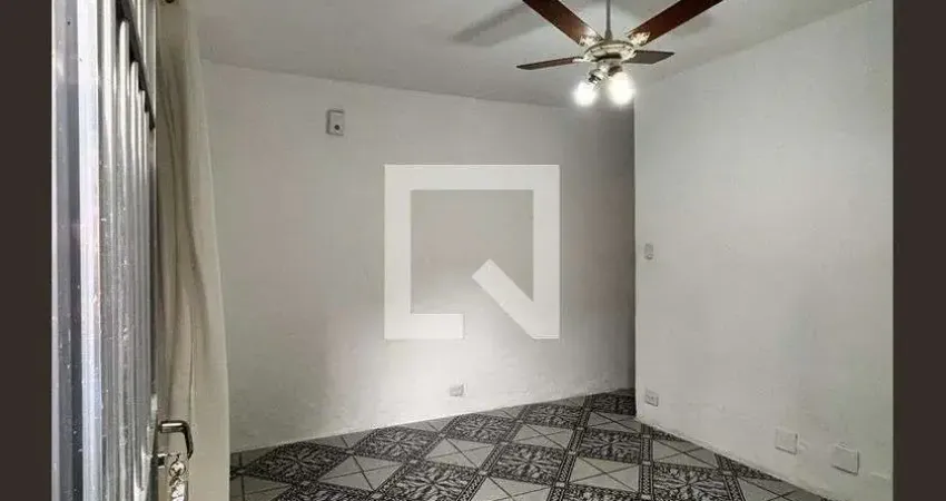 Casa com 2 quartos para alugar na Rua Irineu Reis, Saúde, São Paulo