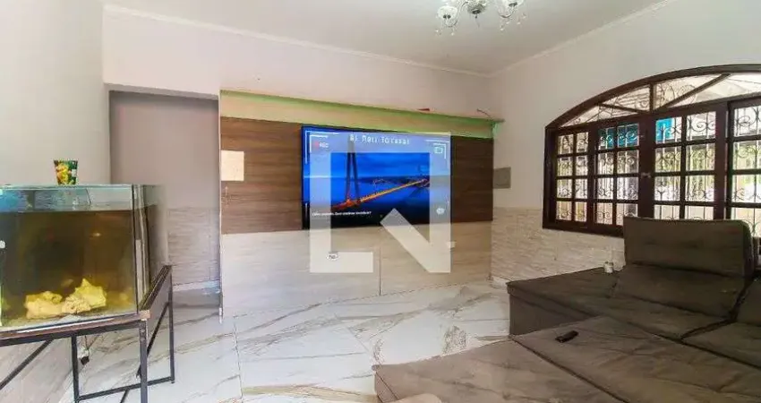 Casa com 3 quartos para alugar na Rua José Gil, Itaquera, São Paulo