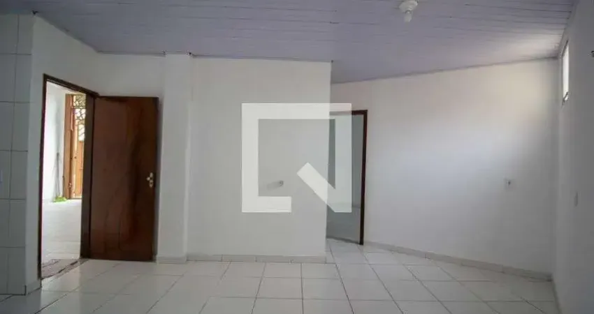 Casa com 3 quartos para alugar na Rua Robespierre de Melo, Vila Jacuí, São Paulo