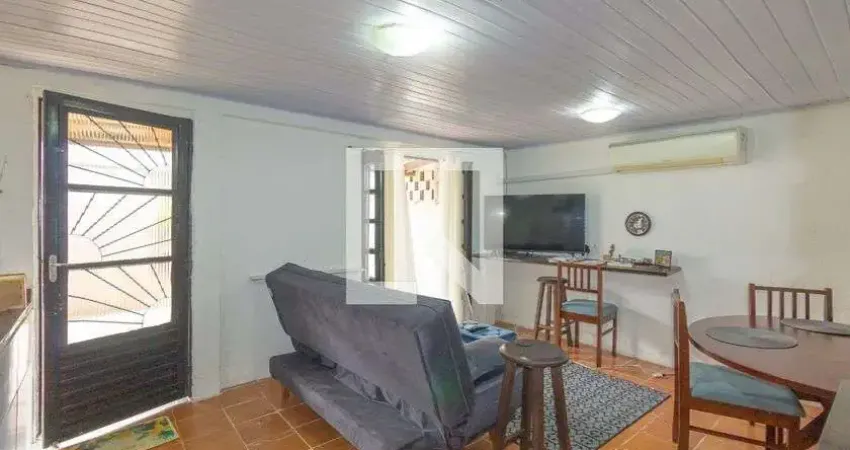 Casa com 1 quarto para alugar na Rua Amadeu Amaral, Harmonia, Canoas