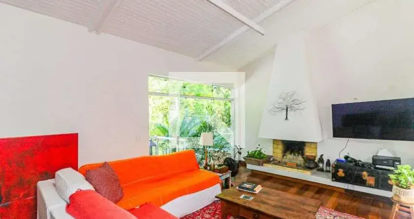 Casa com 3 quartos para alugar na Rua Paulo Roberto Paes de Almeida, Santo Amaro, São Paulo