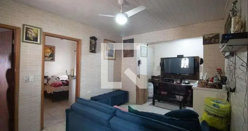 Casa com 3 quartos para alugar na Rua dos Coqueiros, Vila Mazzei, São Paulo