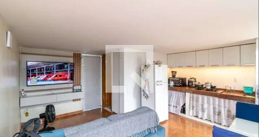 Casa / Sobrado em Condomínio para Aluguel - Penha, 1 Quarto, 50 m² - Rio de Janeiro