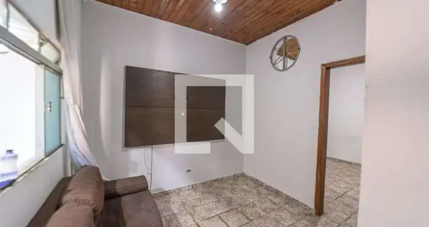 Casa com 2 quartos para alugar na Rua Sargento Iguatemi Azevedo, Ponte Rasa, São Paulo