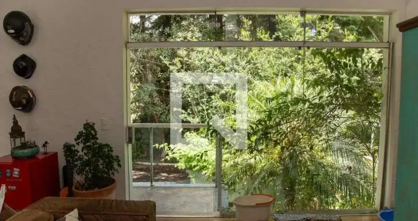 Casa com 2 quartos para alugar na Rua Paulo Roberto Paes de Almeida, Santo Amaro, São Paulo