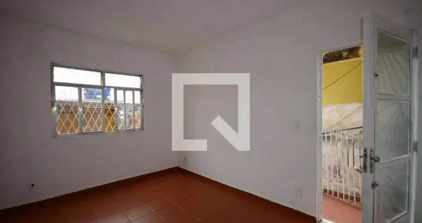 Casa com 1 quarto para alugar na Rua Amandiu, Irajá, Rio de Janeiro