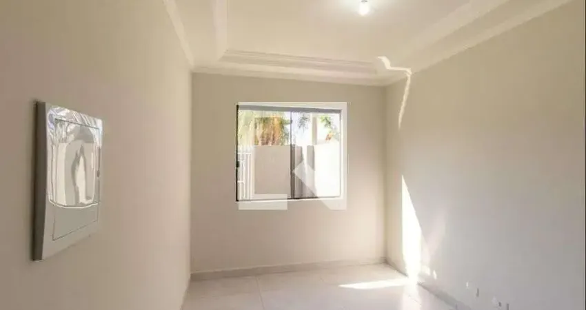 Casa com 3 quartos para alugar na Rua Lourdes Betezek, Tatuquara, Curitiba