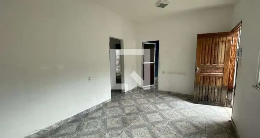 Casa com 2 quartos para alugar na Rua Eutiquio Soledade, Moneró, Rio de Janeiro