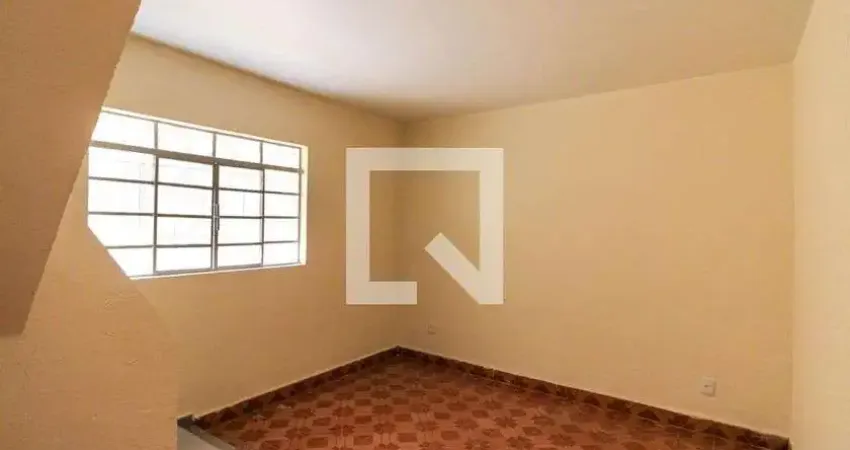 Casa com 1 quarto para alugar na Rua Curuaés, Vila Ema, São Paulo