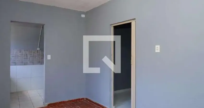 Casa com 2 quartos para alugar na Rua Noite Verde, Itaquera, São Paulo