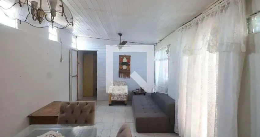 Casa com 1 quarto para alugar na Rua Trinta E Um Lote Guajuviras, Igara, Canoas