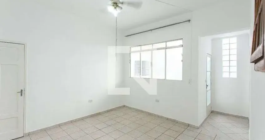 Casa com 2 quartos para alugar na Rua Síria, Tatuapé, São Paulo