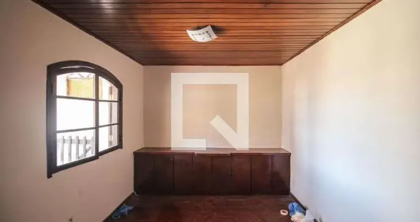 Casa com 3 quartos para alugar na Rua Eliza Gonçalves, Centro, Belford Roxo