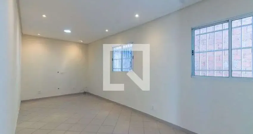 Casa com 2 quartos para alugar na Rua Antonio dos Santos Rocha, Vila Marari, São Paulo