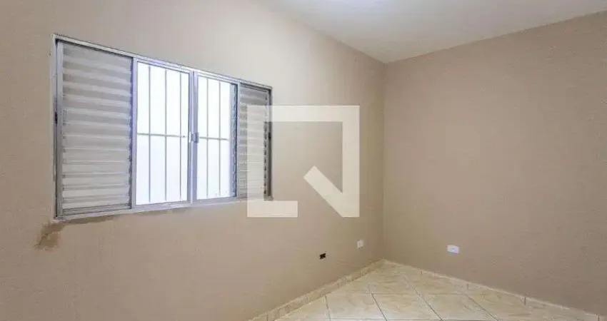 Casa com 2 quartos para alugar na Rua Phi, Serraria, Diadema