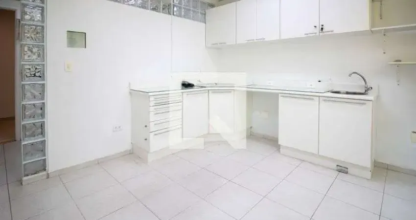 Casa para Aluguel - Portal do Morumbi, 1 Quarto, 30 m² - São Paulo