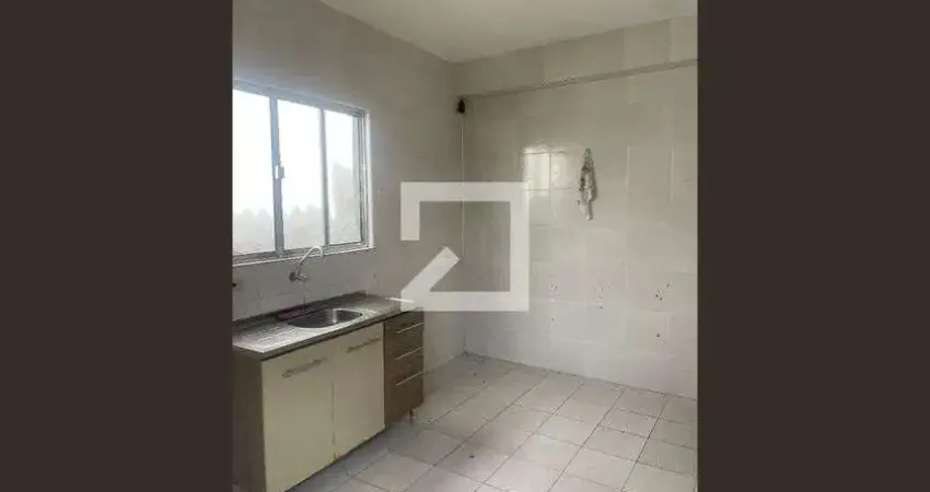 Casa para Aluguel - Guarapiranga, 2 Quartos, 48 m² - São Paulo
