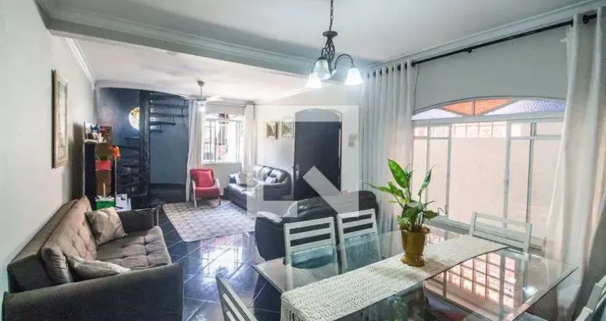 Casa para Aluguel - Jardim Felipe, 3 Quartos, 200 m² - Carapicuíba