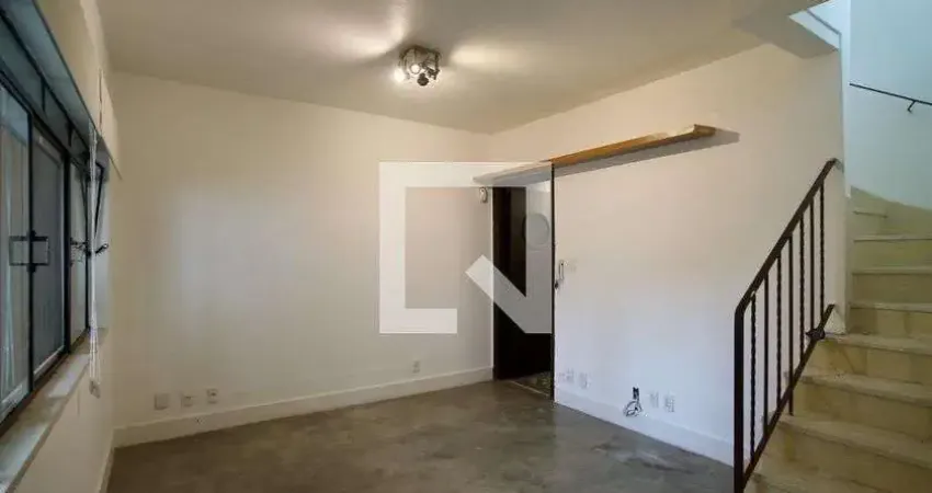 Casa com 2 quartos para alugar na Rua Fernão Dias, Pinheiros, São Paulo