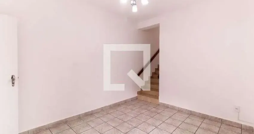 Casa com 2 quartos para alugar na Rua Granada, Mooca, São Paulo