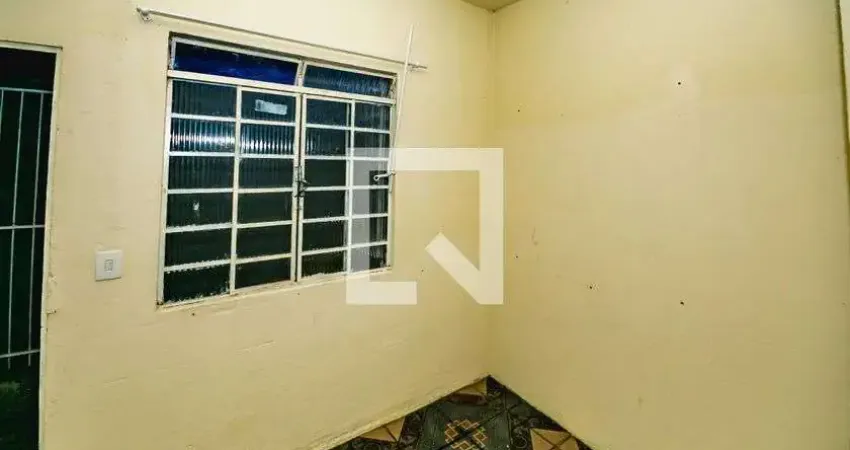 Casa para Aluguel - Lagoinha Leblon, 4 Quartos, 50 m² - Belo Horizonte