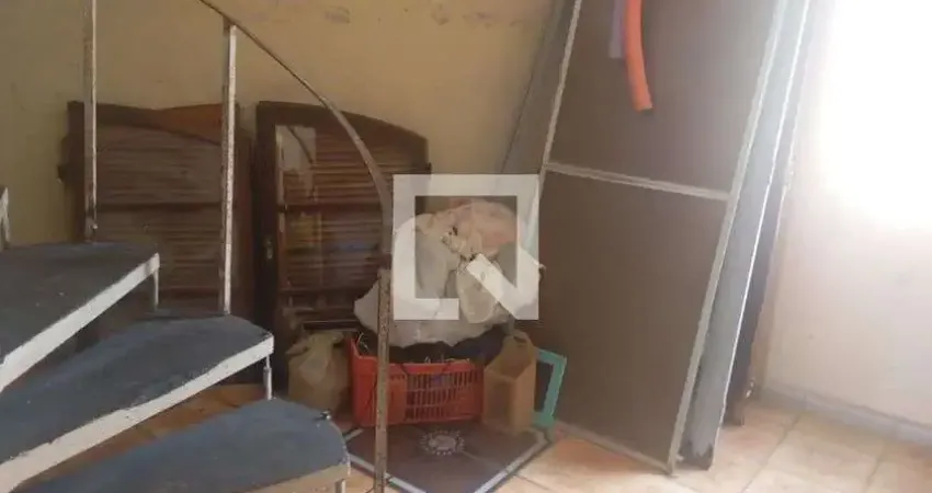 Casa para Aluguel - Centro, 2 Quartos, 300 m² - Mogi das Cruzes