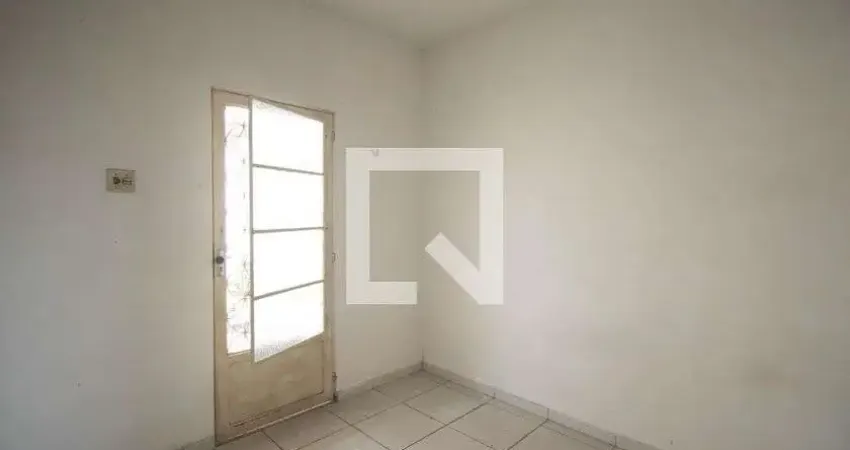 Casa com 2 quartos para alugar na Rua Marechal Floriano Peixoto, Covanca, São Gonçalo