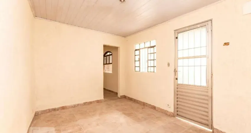 Casa com 1 quarto para alugar na Rua Hermenegildo Gois Parente, Ponte Rasa, São Paulo