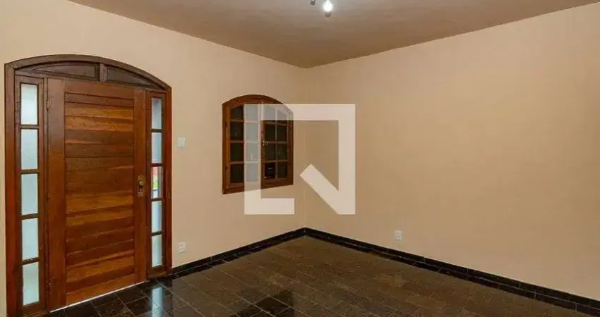 Casa para Aluguel - Alto dos Pinheiros, 2 Quartos, 112 m² - Belo Horizonte