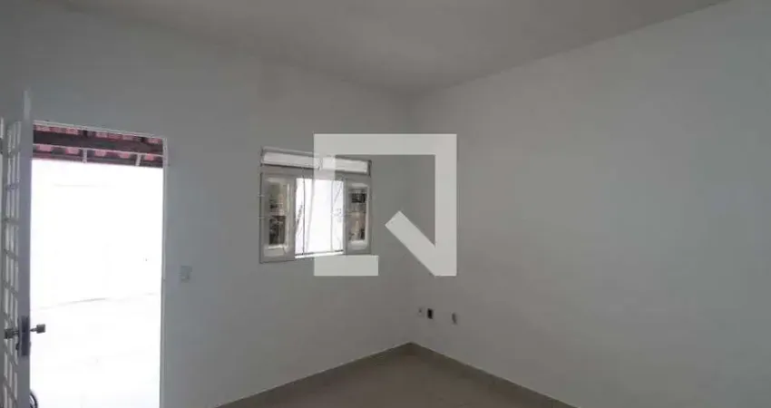 Casa para Aluguel - Santa Terezinha, 1 Quarto,  70 m² - Belo Horizonte