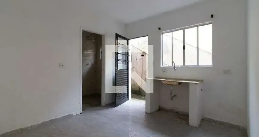 Casa com 1 quarto para alugar na Avenida Engenheiro Soares de Camargo, Vila Nhocune, São Paulo