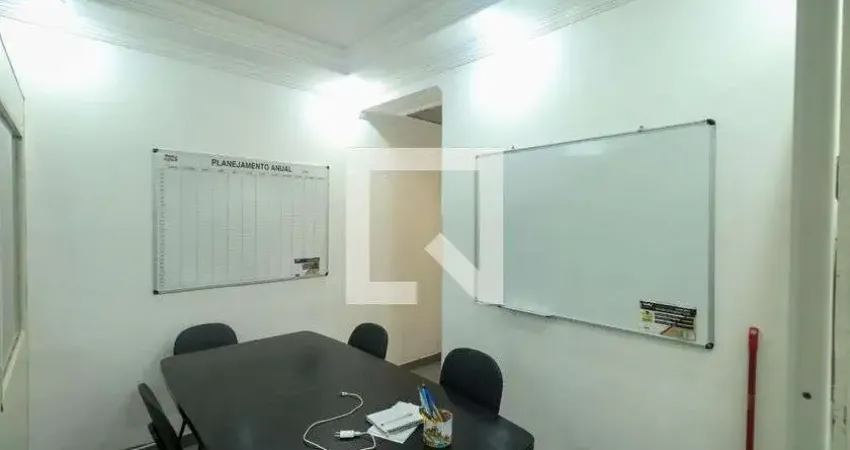 Casa com 4 quartos para alugar na Rua Regente Feijó, Centro, Diadema