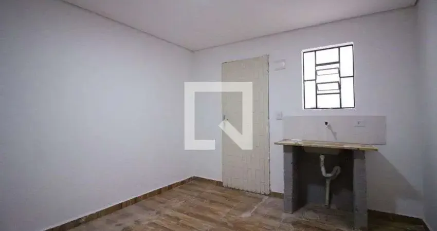 Casa para Aluguel - Vila Industrial, 1 Quarto, 15 m² - São Paulo