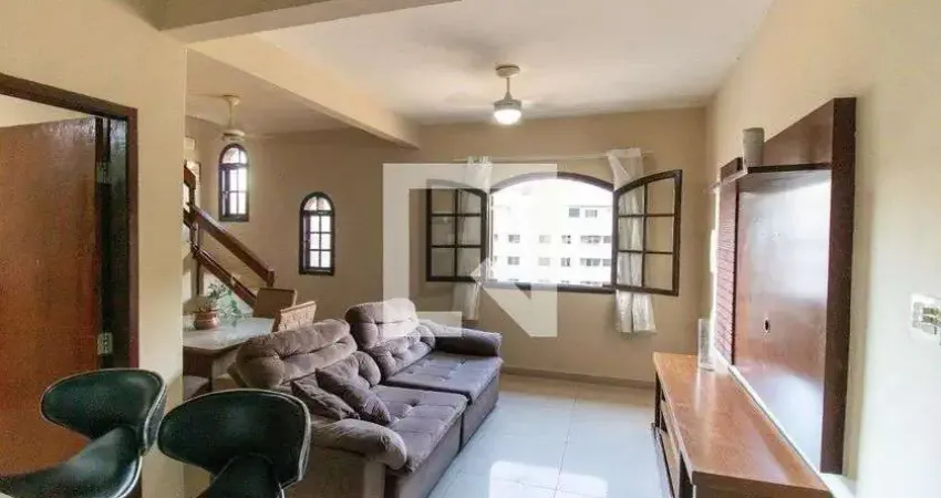 Casa com 3 quartos para alugar na Travessa Otávio Land, Santa Rosa, Niterói