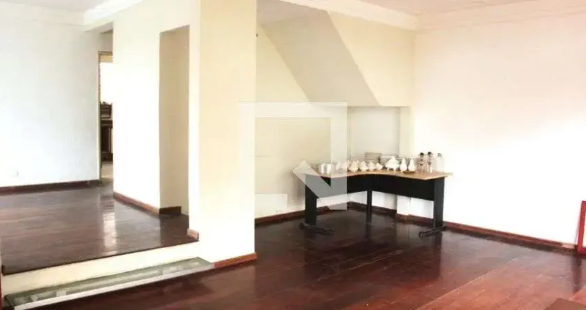 Casa com 3 quartos para alugar na Rua Antônio Damin, Ponta da Praia, Santos