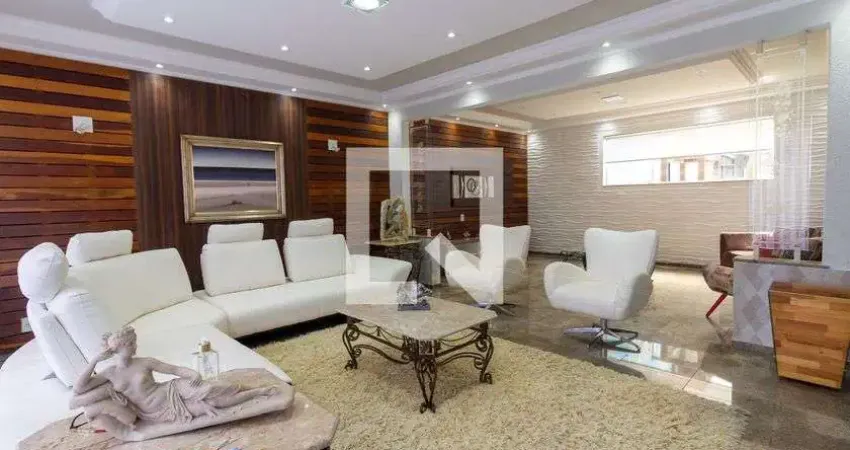 Casa com 3 quartos para alugar na Rua Poetisa Colombina, Butantã, São Paulo