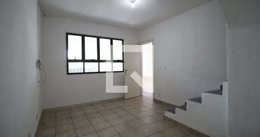 Casa para Aluguel - Parque Colonial, 3 Quartos, 150 m² - São Paulo