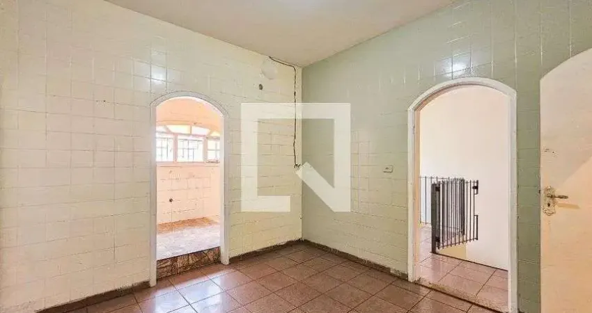 Casa com 1 quarto para alugar na Rua Vicente Scherma, Centro, Jacareí