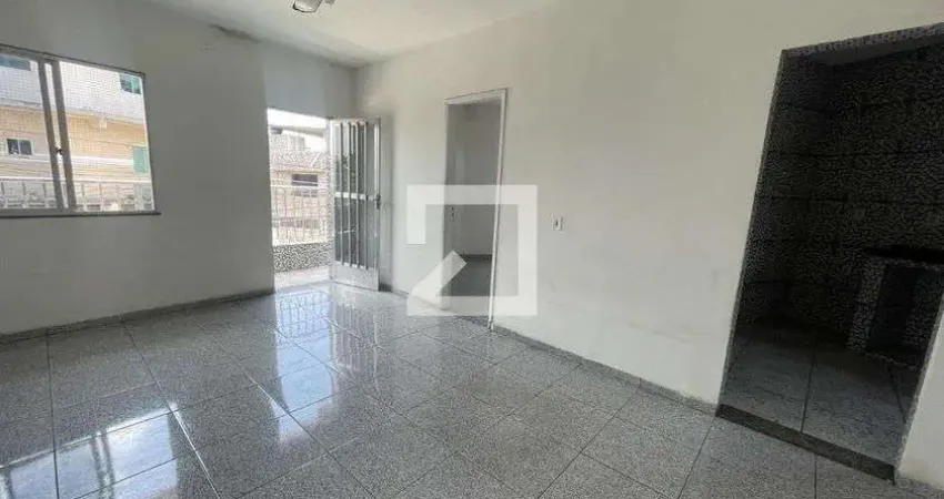 Casa para Aluguel - Vila Leopoldina, 1 Quarto, 101 m² - Duque de Caxias