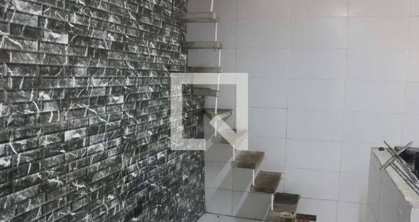 Casa para Aluguel - Olímpico, 2 Quartos, 62 m² - São Caetano do Sul