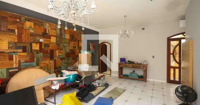 Casa para Aluguel - Jardim Teresa, 3 Quartos, 285 m² - São Paulo