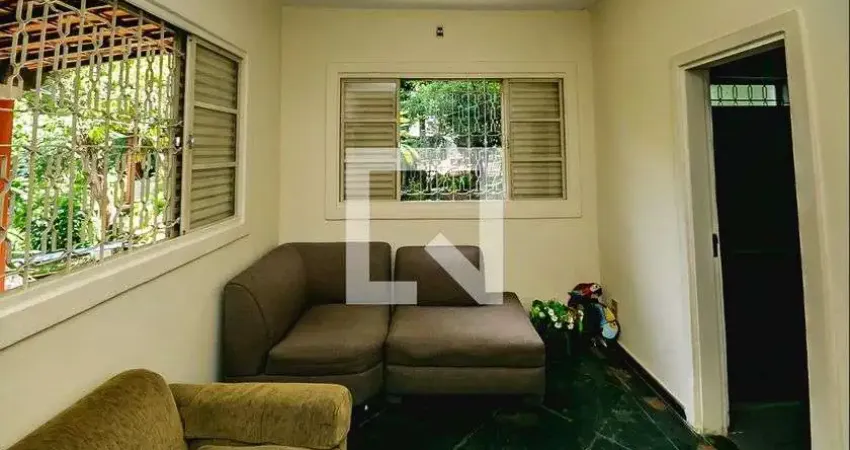 Casa para Aluguel - Bandeirantes, 2 Quartos, 200 m² - Belo Horizonte